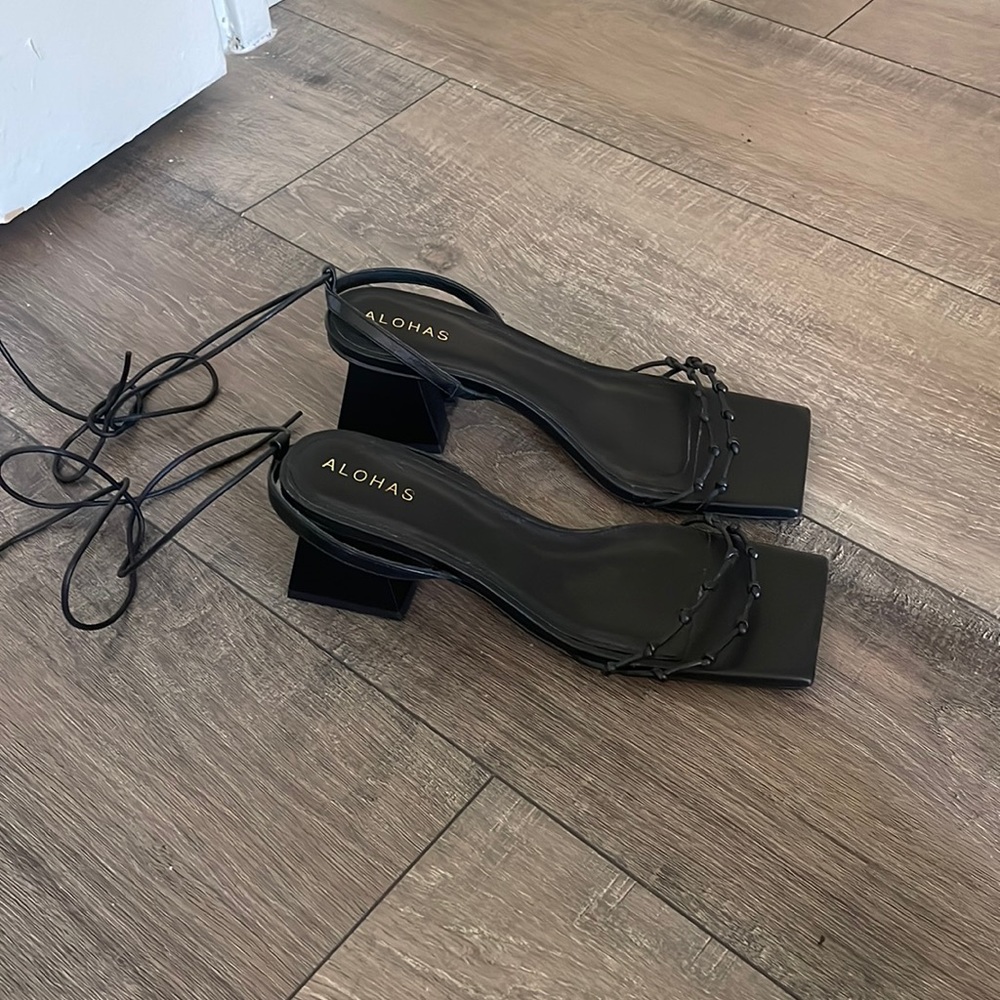 Alohas/revolve black tie up heels